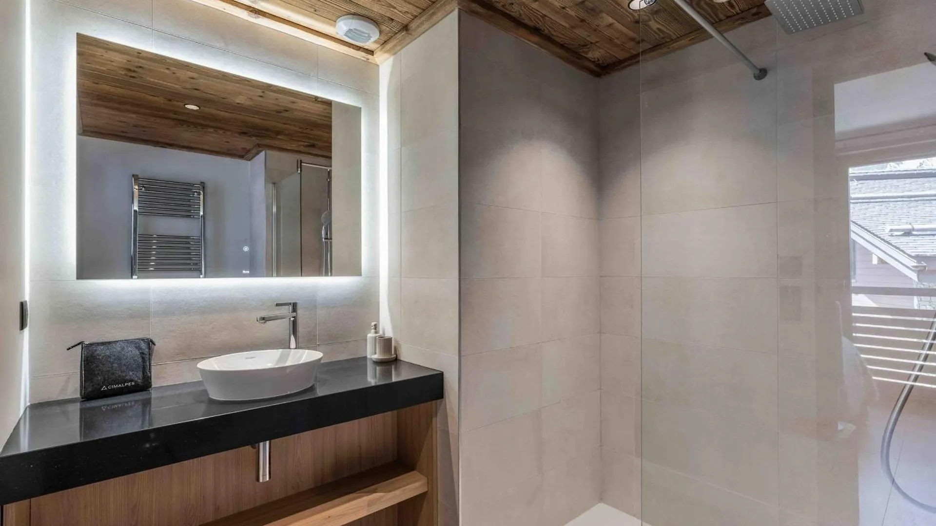 Duplex moderne proche pistes avec parking à Courchevel - FR-1-562-87 Lägenhet