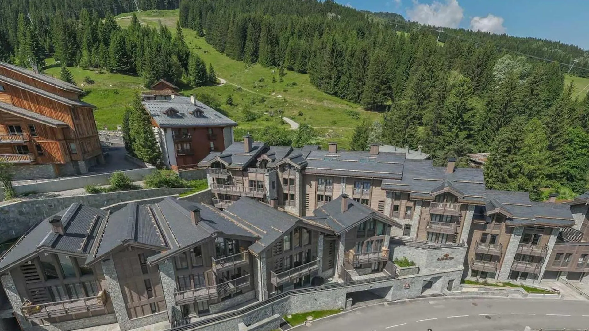 Duplex moderne proche pistes avec parking à Courchevel - FR-1-562-87 Lägenhet 0*,  Frankrike